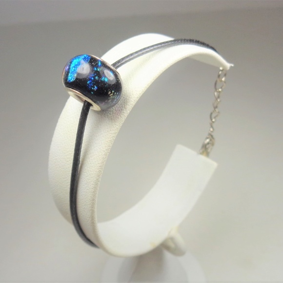 SURFERS BLACK MYSTIC RAINBOW BEAD BLACK BRACELET - Picture 7 of 8